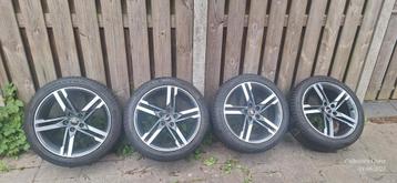 Mooie orginele audi a4 met allseasbande  18 inc beschikbaar voor biedingen