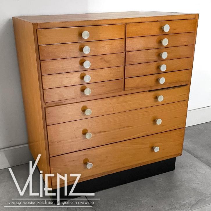 Vintage schoolkast, ladekast, knutselkast kleuterschool, Huis en Inrichting, Kasten | Ladekasten, Gebruikt, Minder dan 100 cm