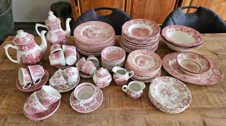 Rood engels, mix servies  95 delig, Antiek en Kunst, Antiek | Servies compleet, Ophalen of Verzenden