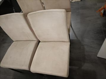 4 beige eetkamerstoelen