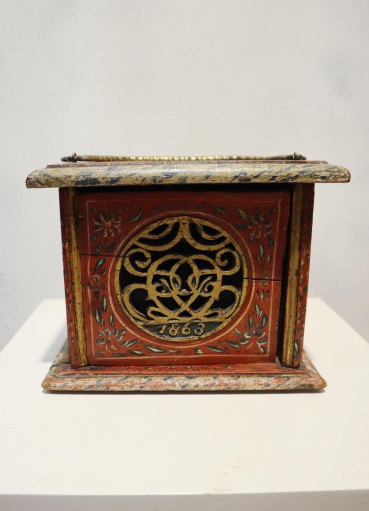 Hindeloopen stoofje 1863, Antiek en Kunst, Antiek | Woonaccessoires, Ophalen of Verzenden