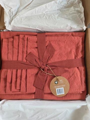 Tafellinnen set brique rood met 6 servetten - Nieuw beschikbaar voor biedingen