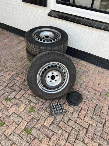 Set stalen velgen met banden voor Transporter beschikbaar voor biedingen