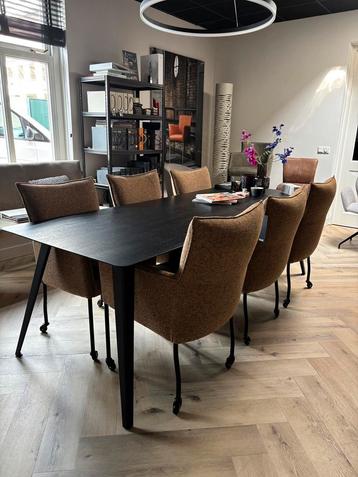 6 NIEUWE design eetkamerstoelen in luxe stof met wielen beschikbaar voor biedingen