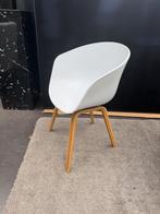 HAY About a Chair AAC22 stoel gelakt eiken onderstel, Hout, Wit, Ophalen of Verzenden, Zo goed als nieuw