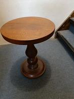 Bijzettafeltjes, Minder dan 55 cm, Gebruikt, Rond, Klassiek massief eiken
