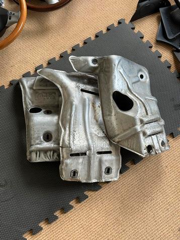 Verzameling aluminium hitteschilden Alfa Romeo 147/156/GT beschikbaar voor biedingen