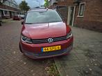 Volkswagen Touran 1.2 TSI 77KW BMT 7P 2011 Rood, 1360 kg, 74 €/maand, 4 cilinders, Origineel Nederlands