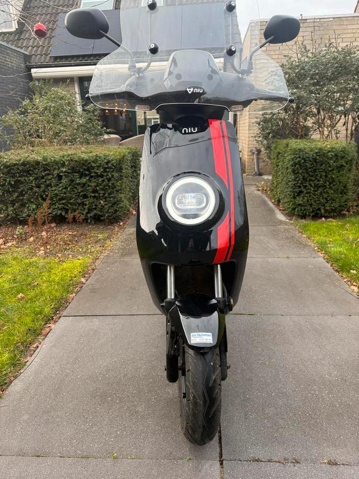 NIU MQI+ Elektrische Scooter 25 km/h - ZGAN, Fietsen en Brommers, Snorfietsen en Snorscooters, Zo goed als nieuw, Overige merken