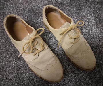 Veterschoenen maat 38 / dames- meisjesschoen / crèmekleurig beschikbaar voor biedingen