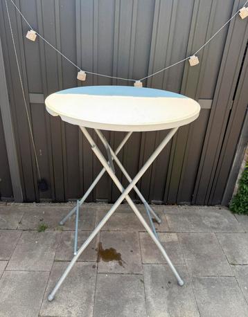 Staat tafel te koop voor feestjes beschikbaar voor biedingen
