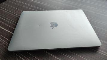 MacBook Pro 13-inch TouchBar 1.4GHz 8GB 256GB Zilver beschikbaar voor biedingen