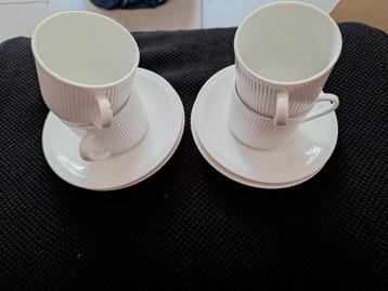 Set van 4 kop en schotels beschikbaar voor biedingen