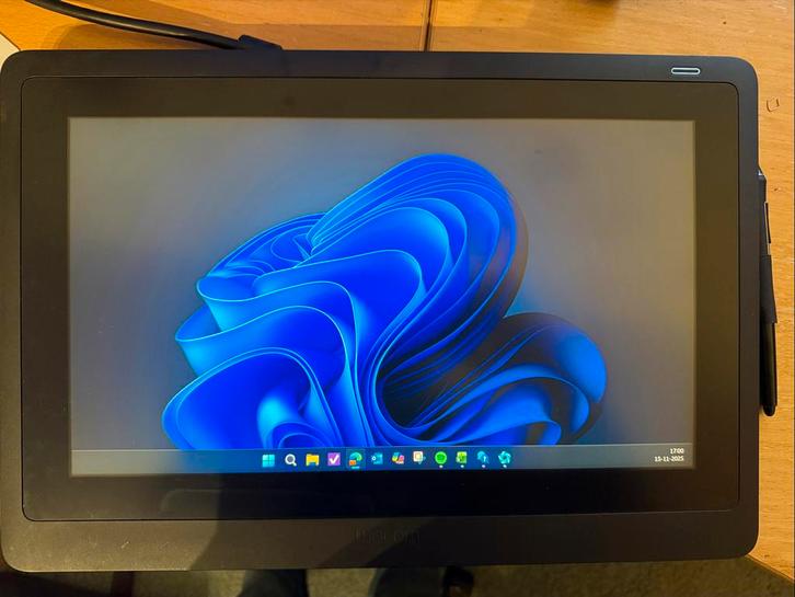 Wacom Cintiq 16 Tekentablet met Pen, Computers en Software, Tekentablets, Zo goed als nieuw, Bedraad, Multi-touch, Ophalen of Verzenden