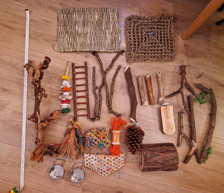 Vogelkooi inrichting zitstokken speelgoed hout, Dieren en Toebehoren, Vogels | Toebehoren, Zo goed als nieuw, Kooi-accessoires