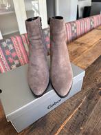 Mooie italiaanse suede laarsjes mt 37 taupe ook in zwart, Bruin, Lage of Enkellaarzen, Ophalen of Verzenden, Zo goed als nieuw