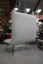 Luxe aparte hoge eetkamerbank Vidar Jess design wachtruimte, Huis en Inrichting, Stoelen, Ophalen, Zo goed als nieuw, Metaal, Eén