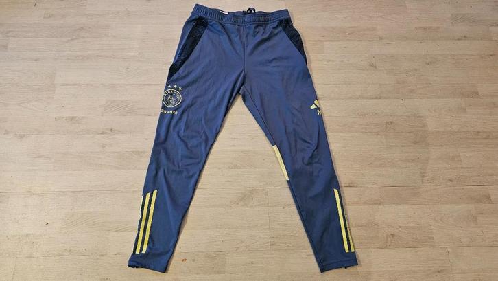 Ajax Trainingsbroek! Seizoen 24/25! Mt L! Sponsor!, Kleding | Heren, Sportkleding, Zo goed als nieuw, Voetbal, Rood, Ophalen of Verzenden