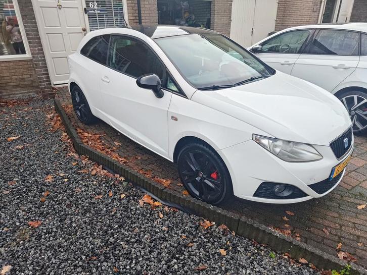 Seat Ibiza 1.6 77KW 3DRS 2010 Wit, Auto's, Seat, Particulier, Ibiza, Airbags, Airconditioning, Bluetooth, Boordcomputer, Centrale vergrendeling