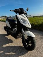 Kymco Agility Carry 50 Bromscooter 2015, Ophalen, Maximaal 45 km/u, Zo goed als nieuw, 50 cc