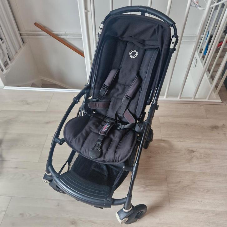 Bugaboo Bee5 All Black + regenhoes & reistas, nette staat, Kinderen en Baby's, Buggy's, Zo goed als nieuw, Regenhoes, Ophalen