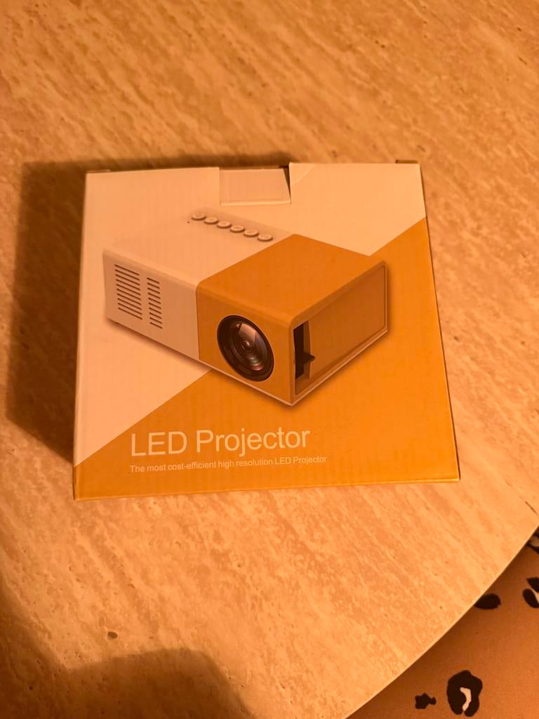 LED Projector - Nieuw in doos, Ophalen of Verzenden, Nieuw, LED, Overige resoluties