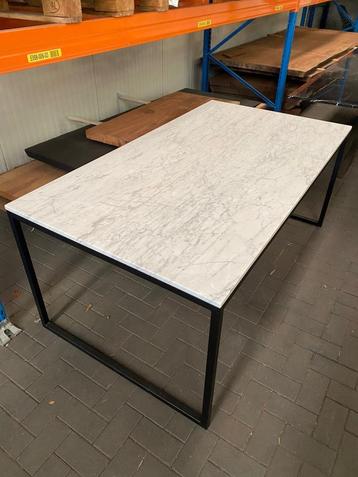 Marmeren wit tafel - Stalen Frame - 180x100cm € 1.000,00 beschikbaar voor biedingen