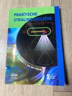 Praktische stralingshygiëne, Boeken, Gelezen, Diverse auteurs, Ophalen of Verzenden, WO