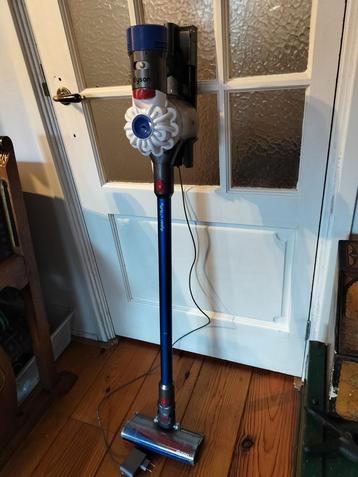 Dyson v7 fluffy stofzuiger met defect, zakloos beschikbaar voor biedingen