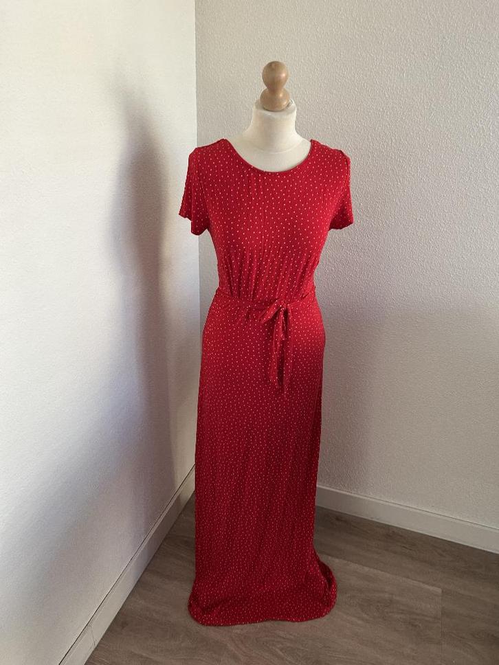 King Louie maat L maxi rode polka stipjes jurk 2798, Kleding | Dames, Jurken, Zo goed als nieuw, Maat 42/44 (L), Rood, Onder de knie