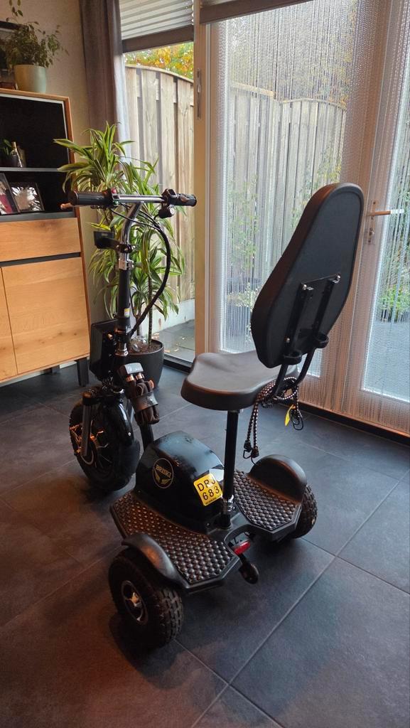 Briski scootmobiel, Diversen, Brommobielen en Scootmobielen, Zo goed als nieuw, Overige merken, 36 t/m 45 km, 16 km/u of meer