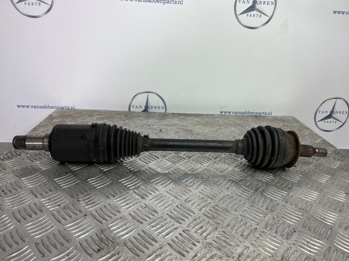 Aandrijfas links-voor van een Mercedes A-Klasse, Auto-onderdelen, Remmen en Aandrijving, Mercedes-Benz, Gebruikt, 3 maanden garantie