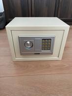Kluis met elektronisch slot en noodsleutels, Huis en Inrichting, Brandblussers en Brandkasten, Ophalen, Gebruikt, Brandkast