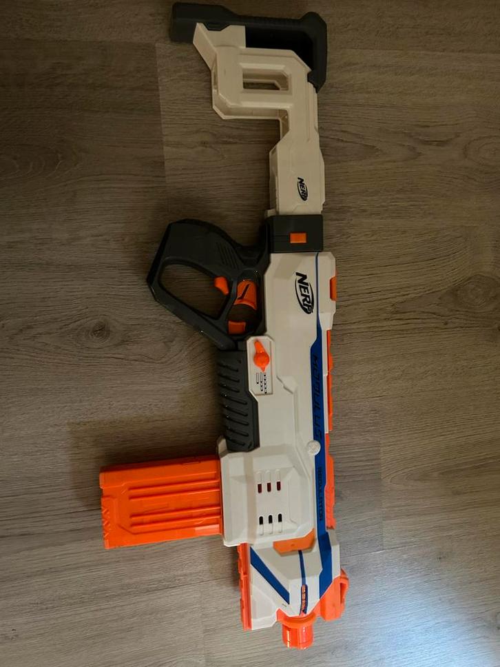 Nerf Modulus Mediator Blaster vol automatisch, Kinderen en Baby's, Speelgoed | Overig, Gebruikt, Jongen of Meisje, Ophalen