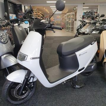 SALE Nieuwe Ecooter E2 30Ah 25km 2025 elektrisch scooter beschikbaar voor biedingen