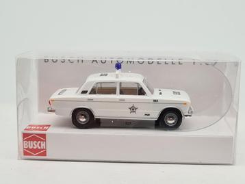 Lada 1600 - politie Cuba - Busch 1/87 beschikbaar voor biedingen