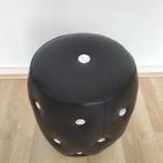 Zwarte poef in dobbelsteen design, Ophalen of Verzenden, Rond, Minder dan 50 cm, Minder dan 50 cm