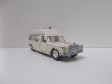 2470 Mercedes-Benz Binz-Europ 1200L Ambulance Siku V306 beschikbaar voor biedingen