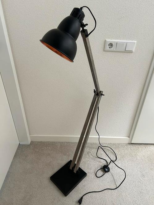 Industriële Vloerlamp, Huis en Inrichting, Lampen | Vloerlampen, Gebruikt, 150 tot 200 cm, Hout, Ophalen