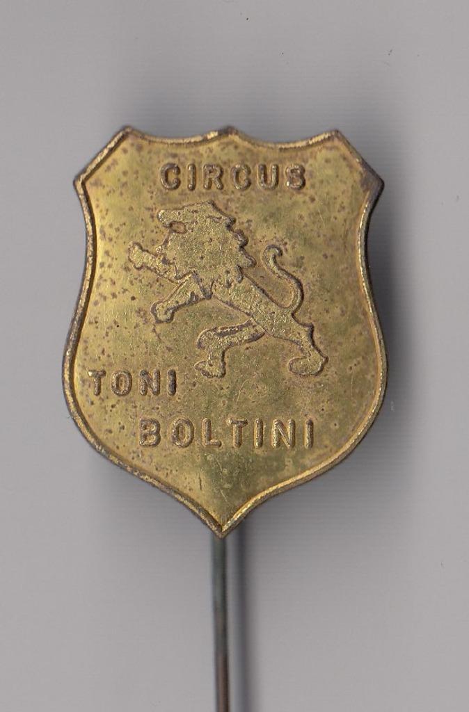 Circus Toni Boltini speldje, Verzamelen, Speldjes, Pins en Buttons, Gebruikt, Speldje of Pin, Overige onderwerpen, Ophalen of Verzenden