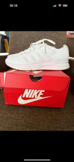Nike flyknit trainer White/Gum maat 41, Nieuw, Ophalen of Verzenden, Overige sporten, Hardloopschoenen