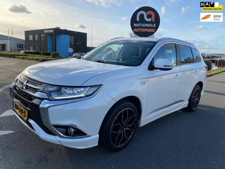 Mitsubishi Outlander 2015 * 2.0 PHEV Business Edition – Ru, Auto's, Mitsubishi, Bedrijf, Te koop, Outlander, 4x4, ABS, Achteruitrijcamera