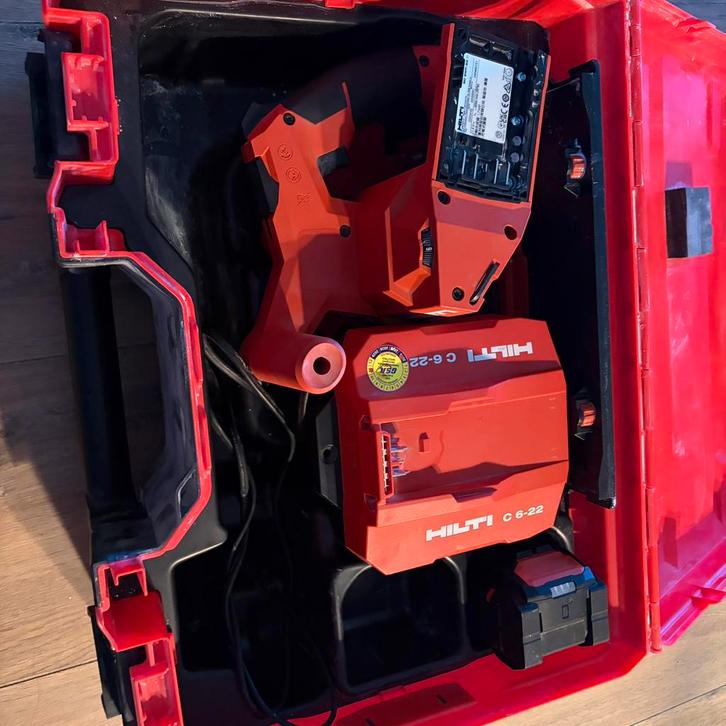 Hilti Nuron invalzaag complete set nieuwstaat, Doe-het-zelf en Verbouw, Gereedschap | Zaagmachines, Zo goed als nieuw, Invalzaag