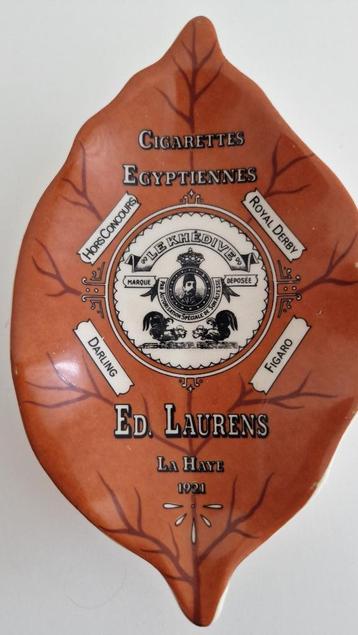 Asbak van Ed. Laurens in vorm van een tabaksblad #147 beschikbaar voor biedingen