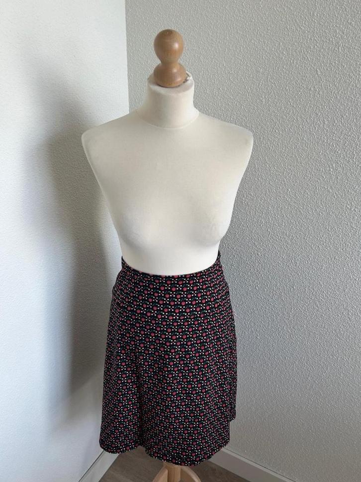 King Louie maat M kersen rokje 337, Kleding | Dames, Rokken, Zo goed als nieuw, Maat 38/40 (M), Rood, Boven de knie, Ophalen of Verzenden