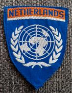 Verenigde Naties mouwembleem., Verzamelen, Militaria | Algemeen, Ophalen of Verzenden, Landmacht, Nederland, Embleem of Badge