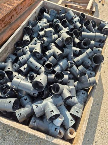 Partij drainage hulpstukken beschikbaar voor biedingen