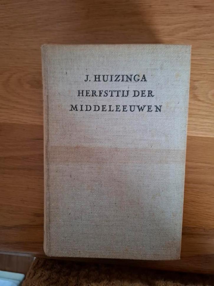 Herfsttij der Middeleeuwen - J. Huizinga, Boeken, Geschiedenis | Vaderland, Gelezen, 15e en 16e eeuw, Ophalen of Verzenden