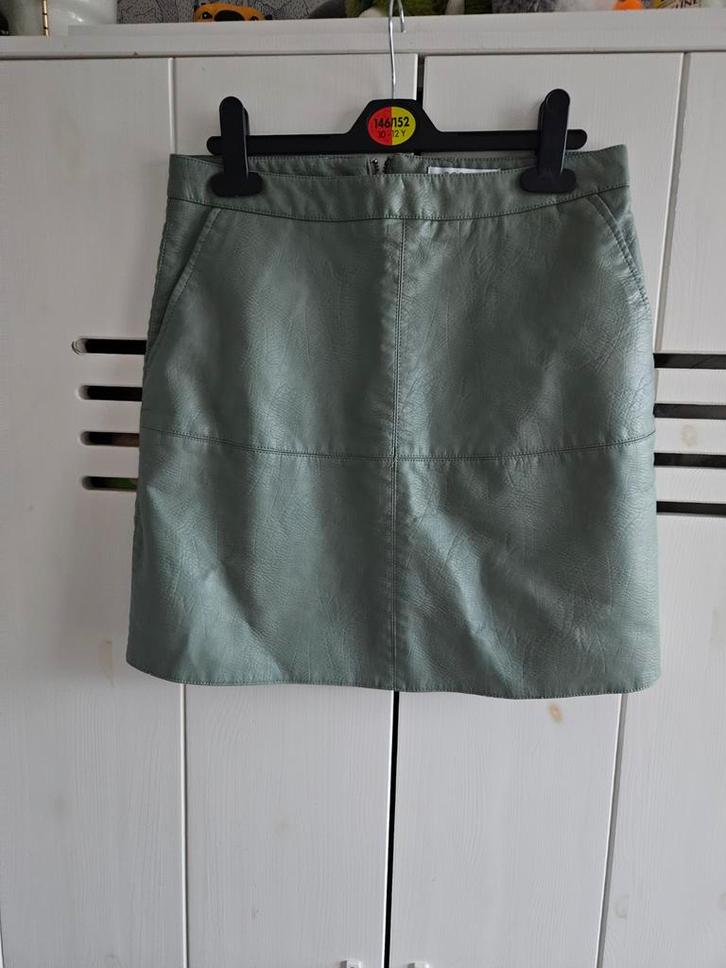 Costes Rebel Leren Rokje - Maat S - Zeegroen, Kleding | Dames, Rokken, Zo goed als nieuw, Maat 36 (S), Groen, Boven de knie, Ophalen of Verzenden