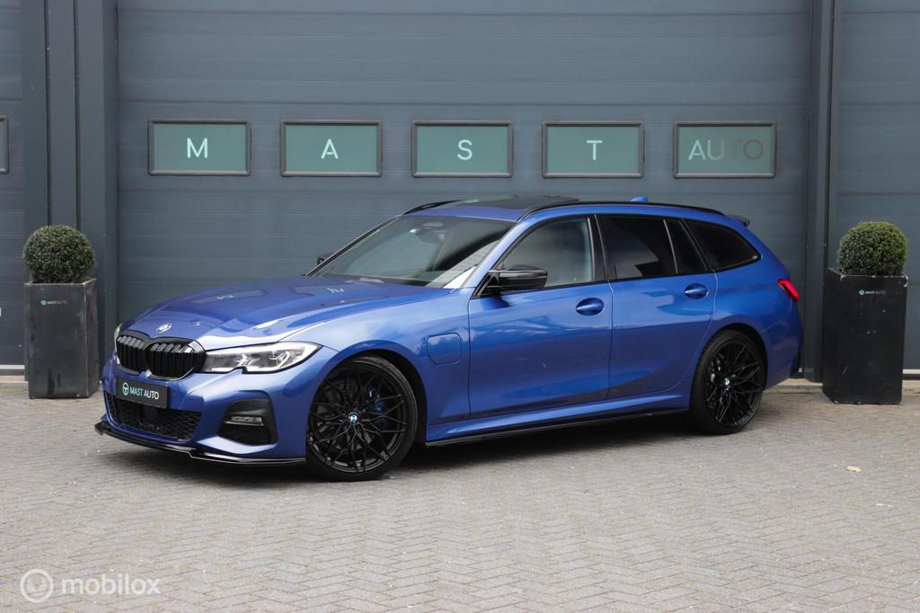 BMW 3-serie Touring 330e M-Sport|Pano|Laser|ACC|HUD|H&K Audi, Auto's, 1998 cc, Achterwielaandrijving, Gebruikt, 4 cilinders